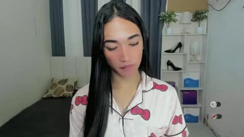 pixiedoll_ online show from 02/07/26, 06:33