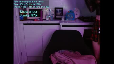 Snapshot of pixiehole4u chatting on 10/22/25, 11:26 pixiehole4u online show from 10/22/25, 11:26