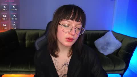 pixiepeachh online show from 10/14/25, 01:23