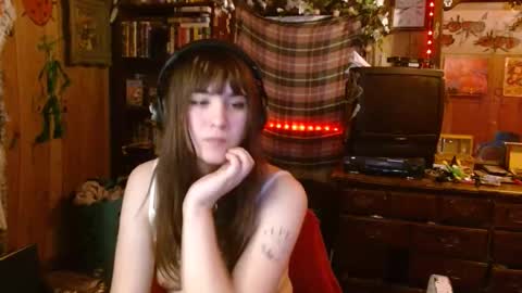 Izzy online show from 02/12/25, 01:41