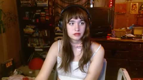 Izzy online show from 10/11/25, 08:29