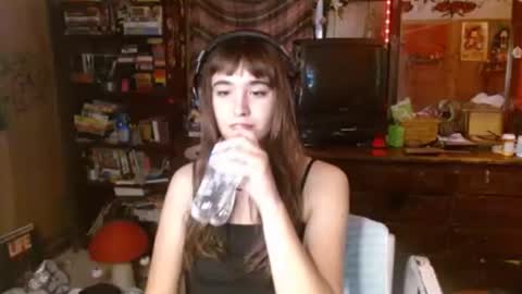 Izzy online show from 10/13/25, 06:08