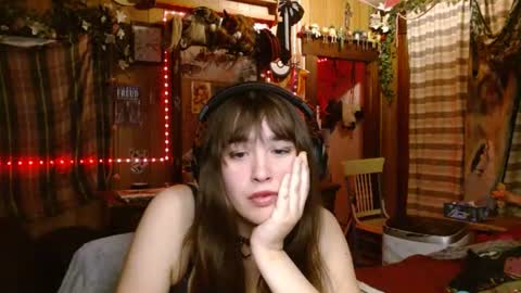 Izzy online show from 03/25/26, 01:33