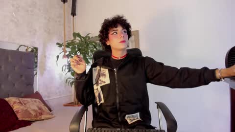 Snapshot of pixy_20 chatting on 01/05/25, 02:49 cris online show from 01/05/25, 02:49