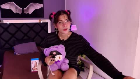 Snapshot of pixy_20 chatting on 01/17/25, 03:45 cris online show from 01/17/25, 03:45