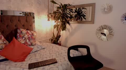 Snapshot of pixy_20 chatting on 01/27/25, 11:11 cris online show from 01/27/25, 11:11