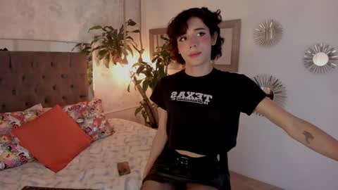 Snapshot of pixy_20 chatting on 02/05/25, 04:48 cris online show from 02/05/25, 04:48