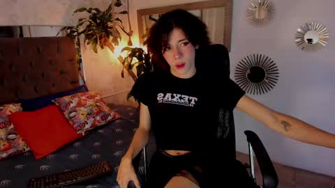 Snapshot of pixy_20 chatting on 02/09/25, 11:15 cris online show from 02/09/25, 11:15