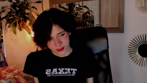 Snapshot of pixy_20 chatting on 02/10/25, 02:19 cris online show from 02/10/25, 02:19