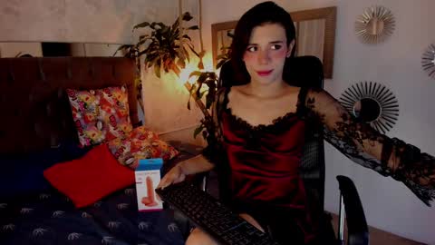 Snapshot of pixy_20 chatting on 02/11/25, 02:25 cris online show from 02/11/25, 02:25