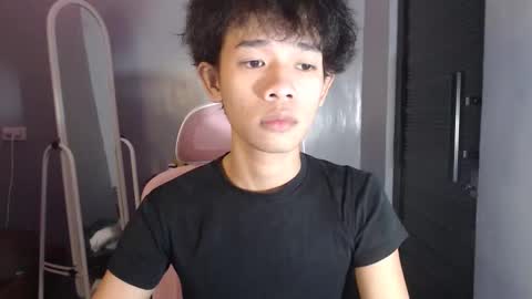 Snapshot of pixydust_69 chatting on 11/13/25, 12:26 pixydust_69 online show from 11/13/25, 12:26