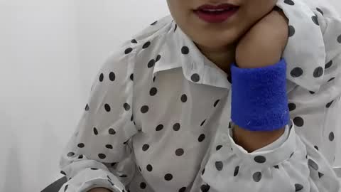 Snapshot of piyu2306 chatting on 11/13/25, 07:02 Piyu2306 online show from 11/13/25, 07:02