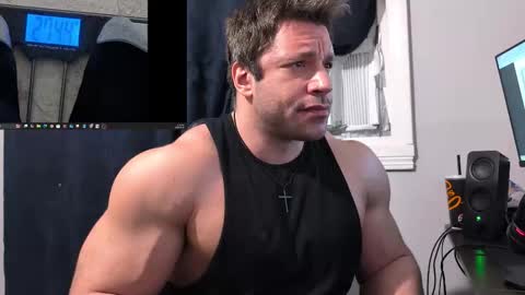Snapshot of pizza_biceps chatting on 02/15/26, 05:15 pizza_biceps online show from 02/15/26, 05:15