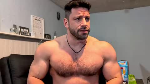 pizza_biceps online show from 05/19/26, 04:30