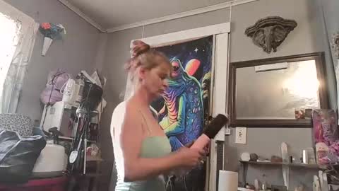 pizzedwife online show from 04/07/26, 11:15