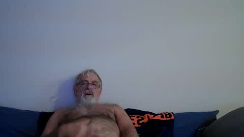 Snapshot of pjdaddjo775 chatting on 09/28/25, 09:36 pjdaddjo775 online show from 09/28/25, 09:36