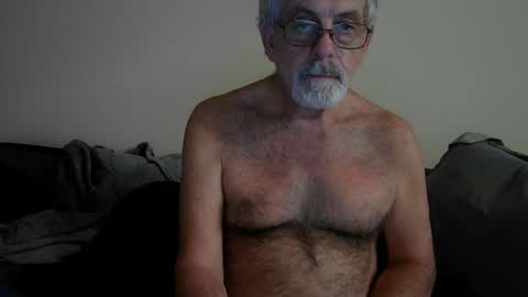 Snapshot of pjdaddjo775 chatting on 10/15/25, 09:31 pjdaddjo775 online show from 10/15/25, 09:31