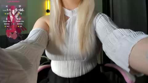 planes_girll online show from 10/20/25, 01:11