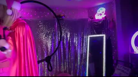 Snapshot of plasticfuckdoll chatting on 12/26/24, 04:43 Dumb bimbo fuck doll online show from 12/26/24, 04:43