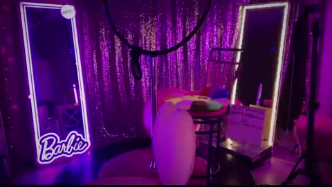 Snapshot of plasticfuckdoll chatting on 01/25/25, 08:10 Dumb bimbo fuck doll online show from 01/25/25, 08:10