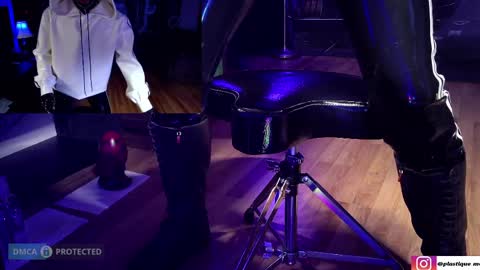 Snapshot of plasticme chatting on 04/05/26, 04:15 plasticme online show from 04/05/26, 04:15