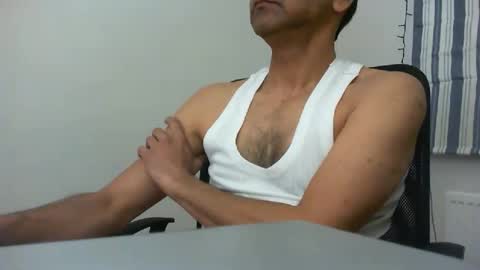 Snapshot of platino3026 chatting on 04/08/26, 05:07 platino3026 online show from 04/08/26, 05:07