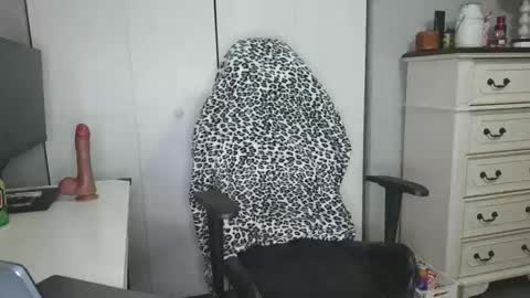 platinum_princess_nicole online show from 12/23/25, 01:03