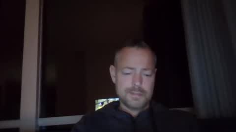 Snapshot of platugle chatting on 10/26/25, 09:42 platugle online show from 10/26/25, 09:42