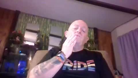 Snapshot of playboychas chatting on 03/29/26, 04:01 chaz online show from 03/29/26, 04:01