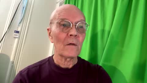 Snapshot of playdayfunshow chatting on 12/29/24, 04:51 STC online show from 12/29/24, 04:51