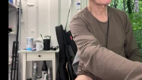 Snapshot of playdayfunshow chatting on 03/06/25, 06:37 STC online show from 03/06/25, 06:37