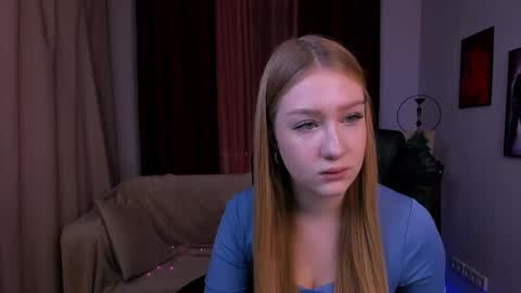 Snapshot of playful_sophie chatting on 12/17/24, 11:06 Sophie online show from 12/17/24, 11:06