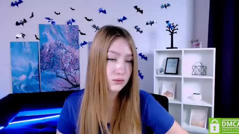 Snapshot of playful_sophie chatting on 12/20/24, 10:49 Sophie online show from 12/20/24, 10:49
