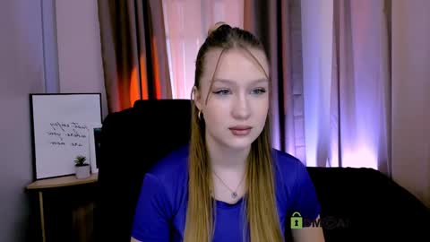 Snapshot of playful_sophie chatting on 01/30/25, 10:40 Sophie online show from 01/30/25, 10:40