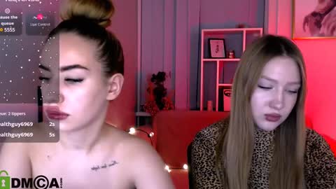 Snapshot of playful_sophie chatting on 02/10/25, 08:42 Sophie online show from 02/10/25, 08:42