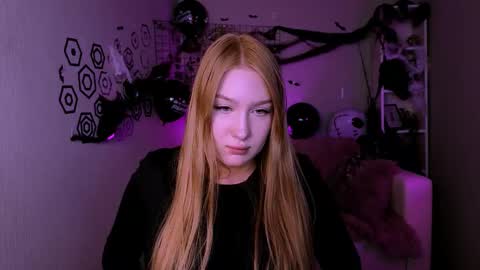 Snapshot of playful_sophie chatting on 10/22/25, 05:02 Sophie online show from 10/22/25, 05:02