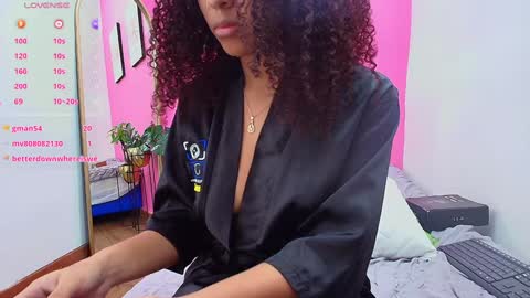 Snapshot of playfuljust_18 chatting on 01/22/25, 10:26 SAMARA online show from 01/22/25, 10:26