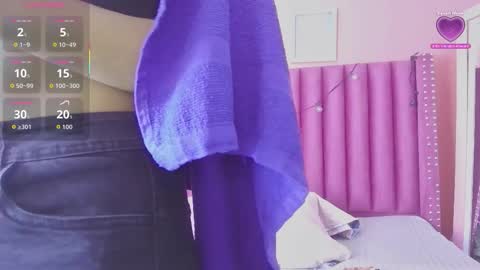 Snapshot of playfuljust_18 chatting on 12/01/25, 12:32 SAMARA online show from 12/01/25, 12:32