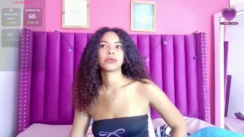 Snapshot of playfuljust_18 chatting on 12/03/25, 12:36 SAMARA online show from 12/03/25, 12:36