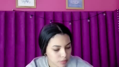 Snapshot of playfuljust_18 chatting on 12/22/25, 12:35 SAMARA online show from 12/22/25, 12:35