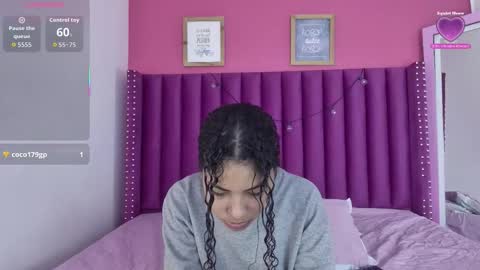 Snapshot of playfuljust_18 chatting on 01/10/26, 01:02 SAMARA online show from 01/10/26, 01:02