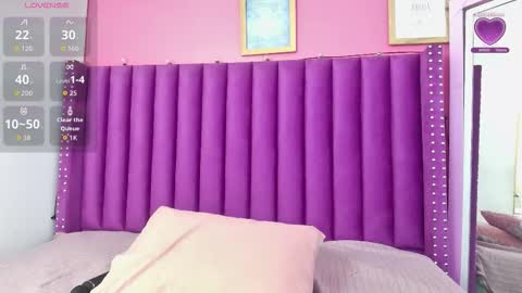Snapshot of playfuljust_18 chatting on 03/04/26, 12:33 SAMARA online show from 03/04/26, 12:33