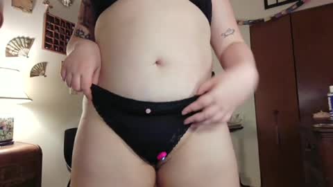 Snapshot of playfulxxcutie chatting on 06/21/26, 12:57 playfulxxcutie online show from 06/21/26, 12:57
