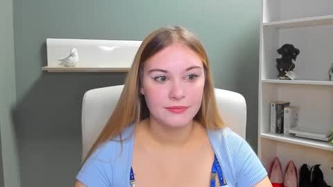 Valeria online show from 01/06/25, 07:42