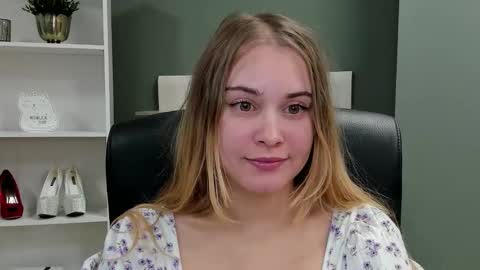 Valeria online show from 09/24/25, 08:56