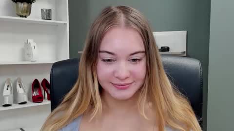 Valeria online show from 09/28/25, 06:41