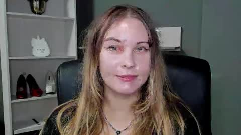 Valeria online show from 11/10/25, 10:09