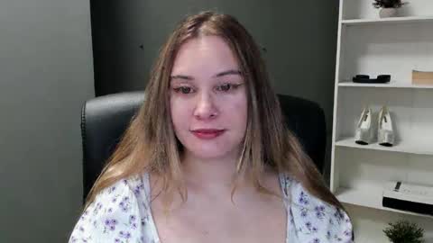 Snapshot of playgirl_valeria chatting on 03/18/26, 09:51 Valeria online show from 03/18/26, 09:51