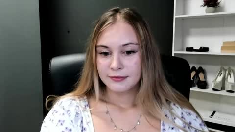Snapshot of playgirl_valeria chatting on 07/05/26, 01:29 Valeria online show from 07/05/26, 01:29