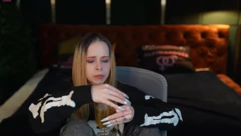 Snapshot of playhard054 chatting on 01/13/26, 11:15 Lana online show from 01/13/26, 11:15